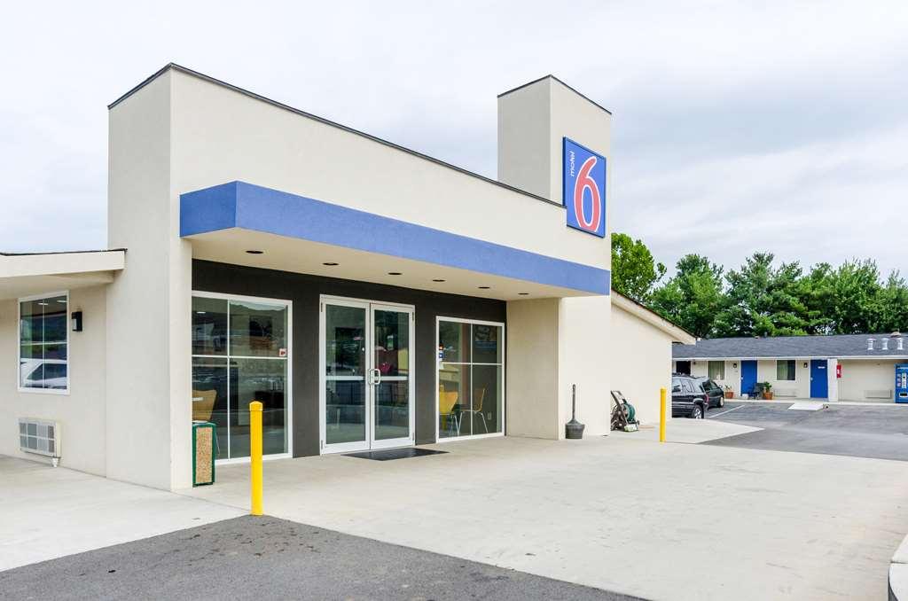Motel 6 Troutville, Va Eksteriør bilde