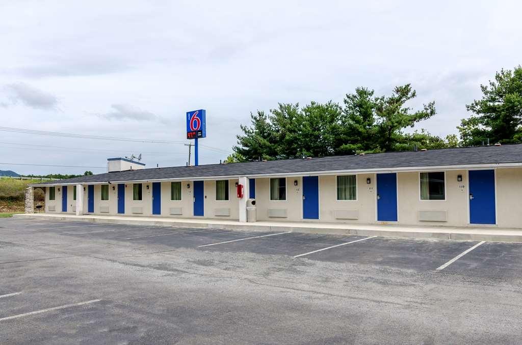 Motel 6 Troutville, Va Eksteriør bilde